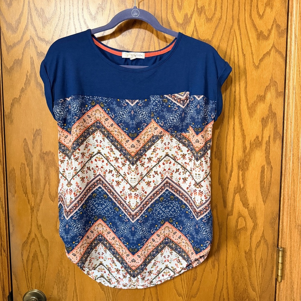Rewind Navy and Peach Chevron Floral Cap-Sleeve Top